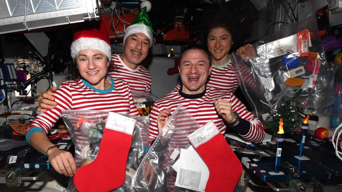 È così che gli astronauti celebrano il Natale e altre festività nello spazio